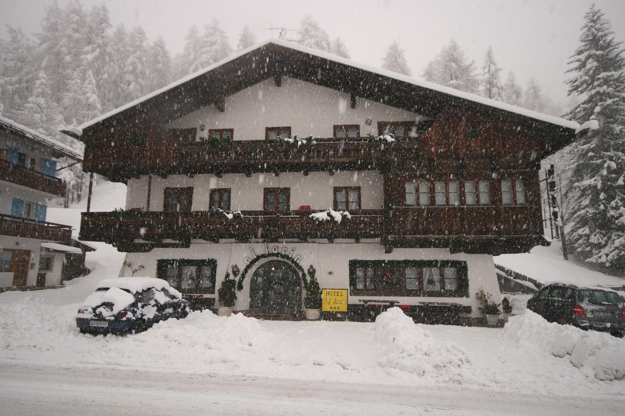 Hotel Al Larin Cortina d'Ampezzo Luaran gambar